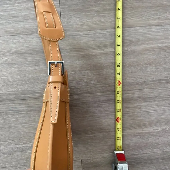 *NEW* Tod’s leather handbag - Picture 4 of 14